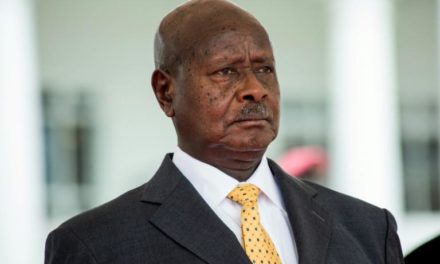 Ouganda: l’opposition dénonce la perspective d’une « présidence à vie » de Museveni