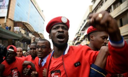 Ouganda: le chanteur et député arrêté victime d’un coup monté selon ses proches