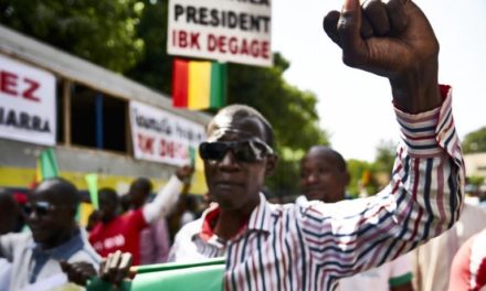 Mali: des milliers de personnes manifestent contre la « fraude électorale »