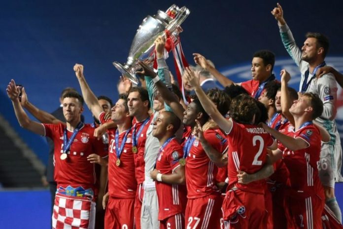 Le Bayern Munich sur le toit de l'Europe à l'issue de sa victoire sur le PSG en finale de Ligue des champions à Lisbonne, le 23 août 2020 afp.com - LLUIS GENE