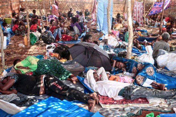 Des réfugiés éthiopiens ayant fui le Tigré dans le camp Oum Rakuba au Soudan, le 16 novembre 2020 afp.com - Ebrahim HAMID