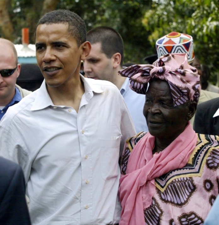 Barack et Sarah Obama à Siaya, près de Kisumu, le 26 août 2006 au Kenya afp.com - Simon MAINA