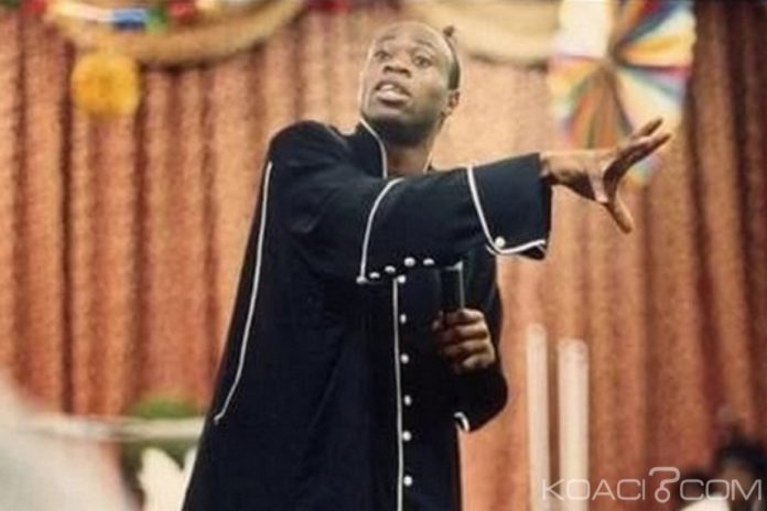 Taribo West organise des croisades au Nigeria pour prêcher la parole de Dieu.jpg