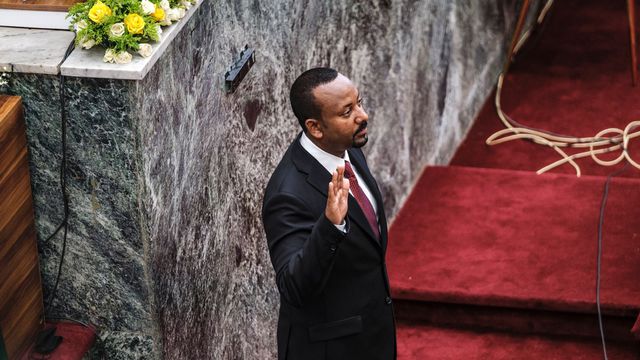 Le Premier ministre éthiopien Abiy Ahmed prête serment pendant son investiture pour un nouveau mandat de cinq ans, à Addis Abeba le 4 octobre 2021 afp.com - EDUARDO SOTERAS
