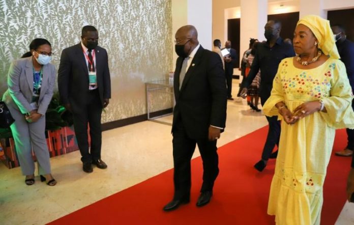 Le président ghanéen Nana Akufo Addo, dirigeant en exercice de la Cédéao, au cinquième sommet extraordinaire de l'organisation régionale sur la situation politique au Mali, en Guinée et au Burkina Faso, à Accra, au Ghana, le 25 mars 2022 afp.com - Nipah Dennis