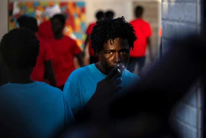 Un migrant clandestin soudanais dans un centre de rétention dans l'enclave espagnole de Melilla, le 24 juin 2022 afp.com - FADEL SENNA