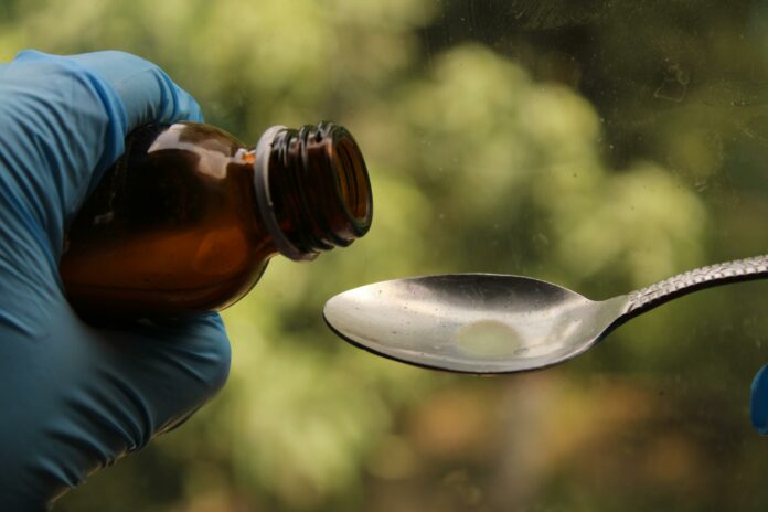 Pénurie de médicaments au Soudan dans une pharmacie touchée par la guerre